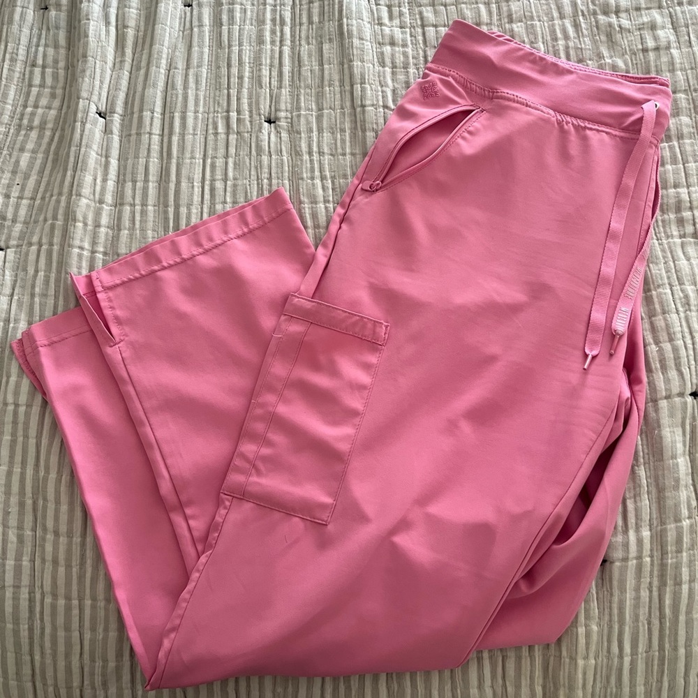 MedCouture Scrub Pants pink size L